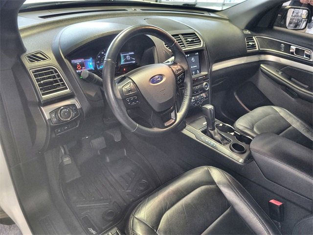 Used 2017 Ford Explorer XLT w/ Equipment Group 202A image 14
