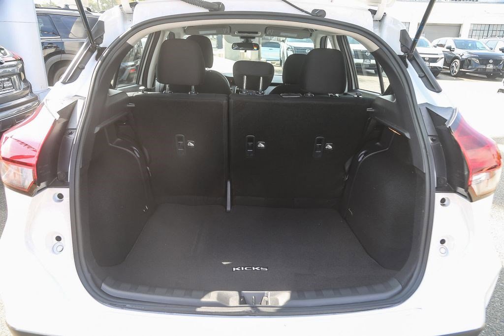 Certified 2025 Nissan Kicks Play S image 25
