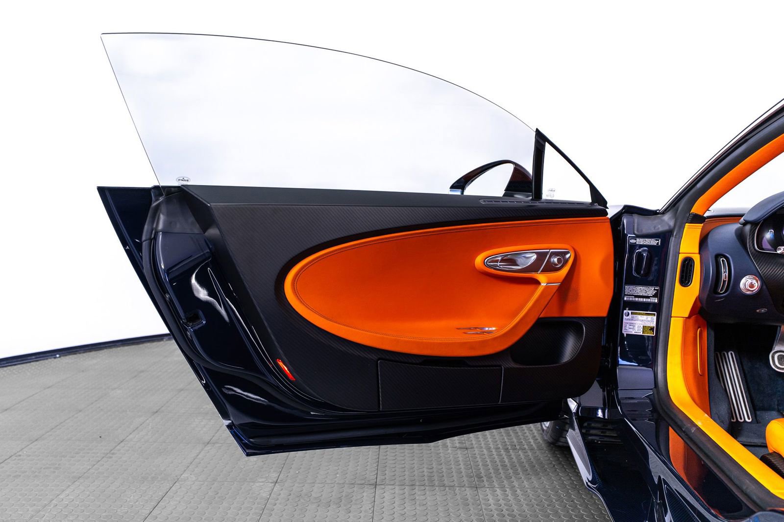 Used 2018 Bugatti Chiron image 34