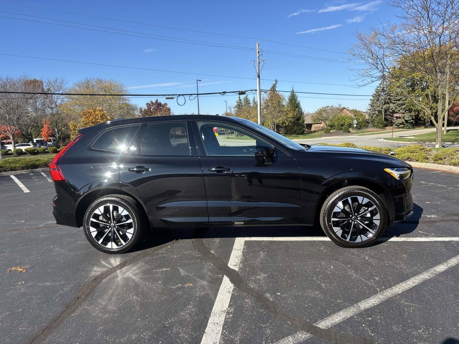 New 2026 Volvo XC60 B5 Plus w/ Protection Package Premier AWD/4WD image 8