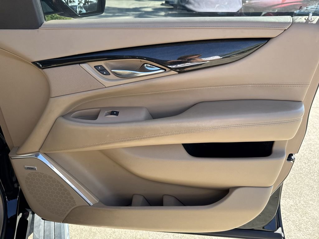 Used 2019 Cadillac Escalade Platinum w/ Escalade Sport Edition image 43