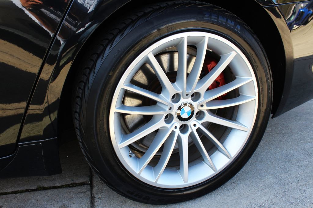 Used 2014 BMW 750i xDrive XI image 24