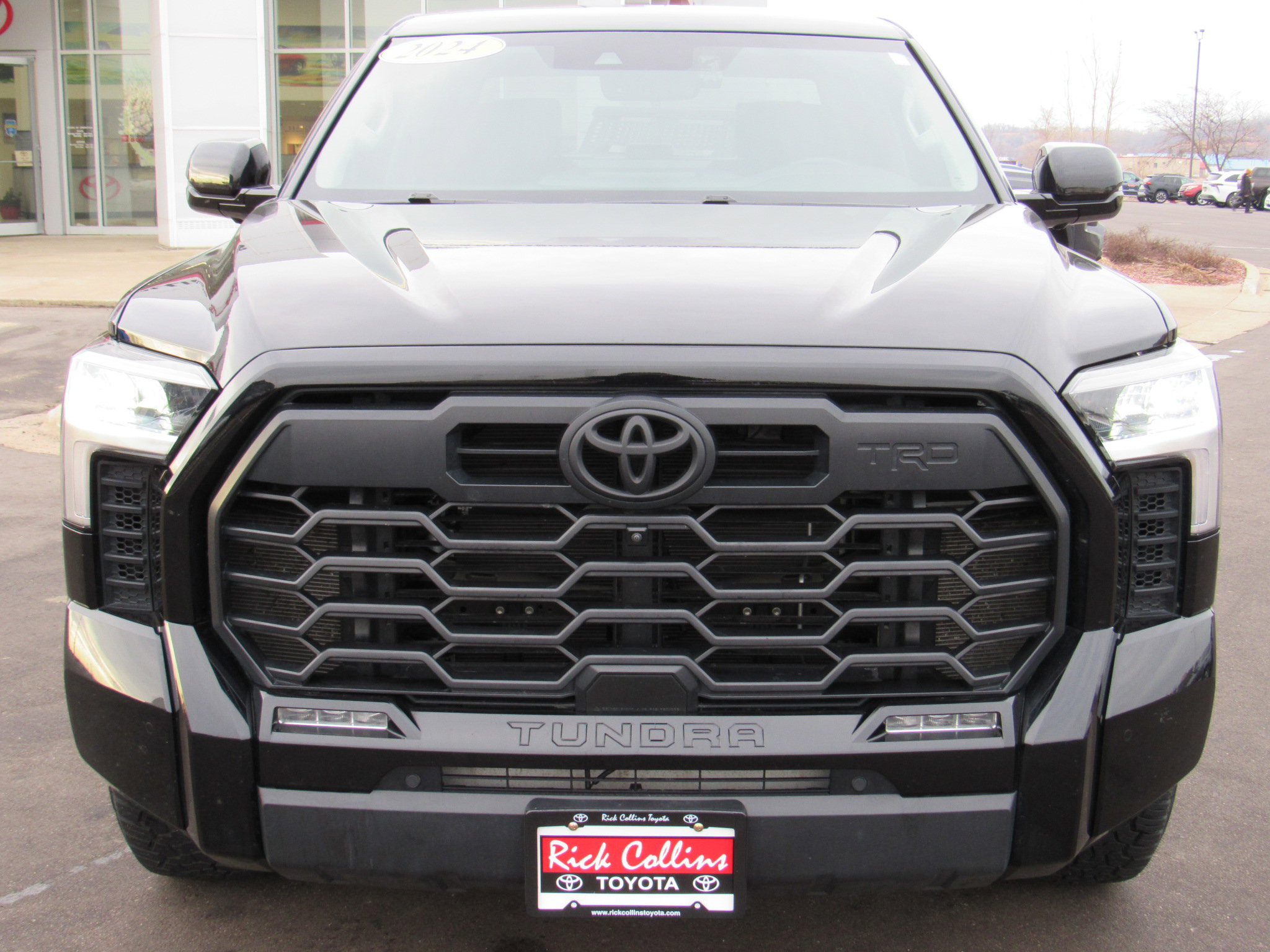 Used 2024 Toyota Tundra Limited image 2