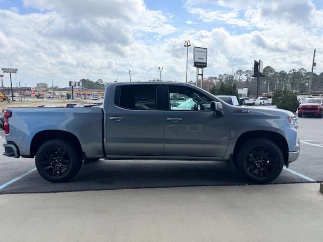 Used 2025 Chevrolet Silverado 1500 RST AWD/4WD image 5