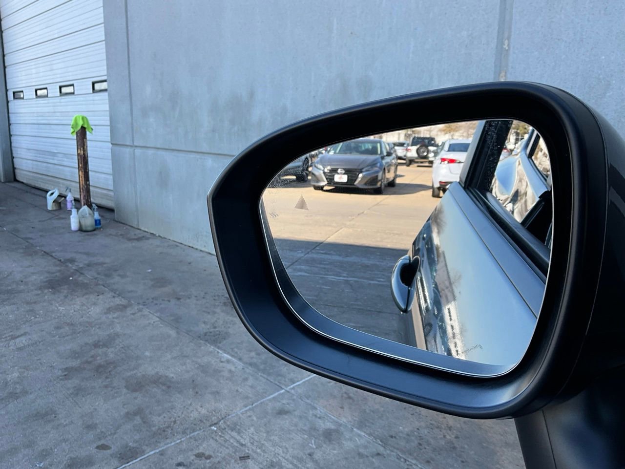 Used 2025 Nissan Rogue SV image 18