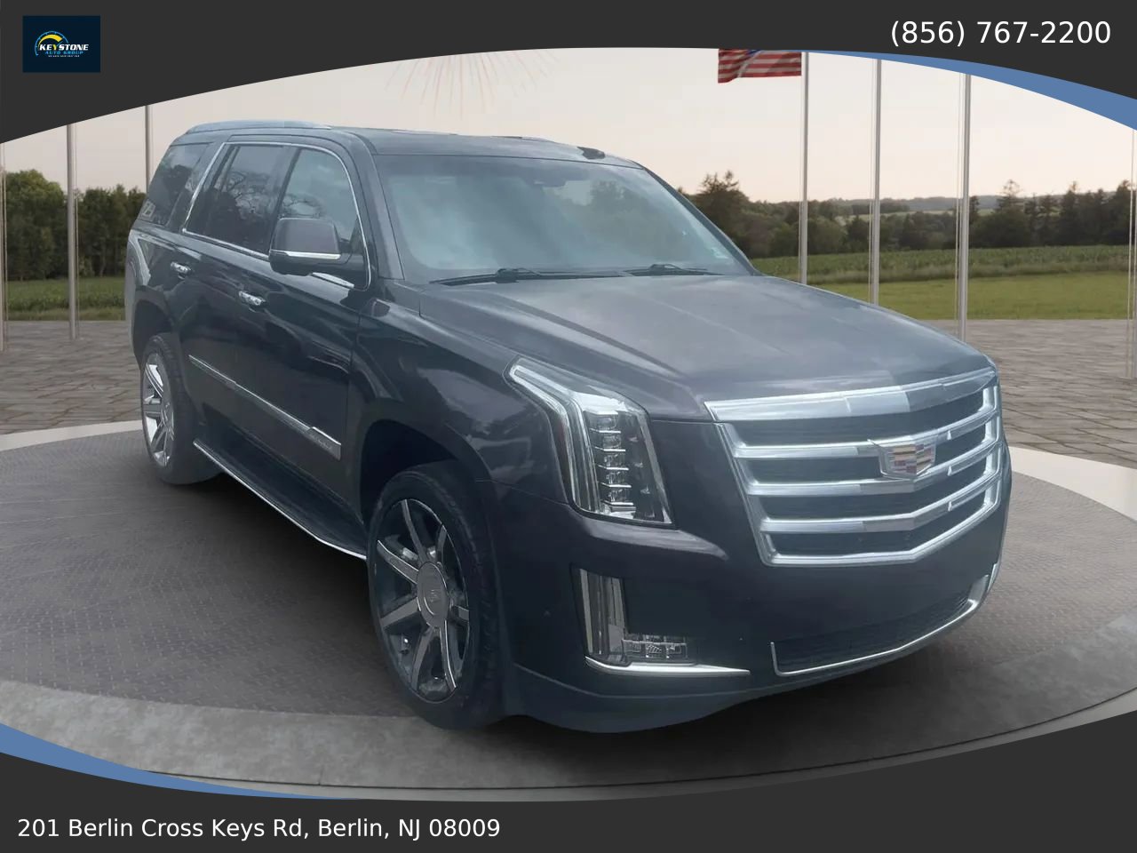 Used 2017 Cadillac Escalade Luxury image 1