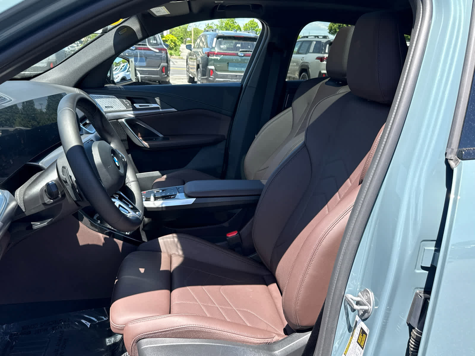Used 2024 BMW X2 xDrive28i w/ M Sport Package AWD/4WD image 9