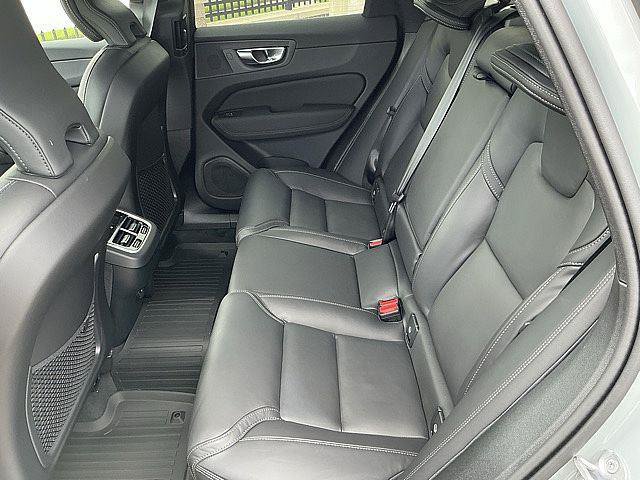 New 2026 Volvo XC60 B5 Ultra w/ Climate Package AWD/4WD image 13