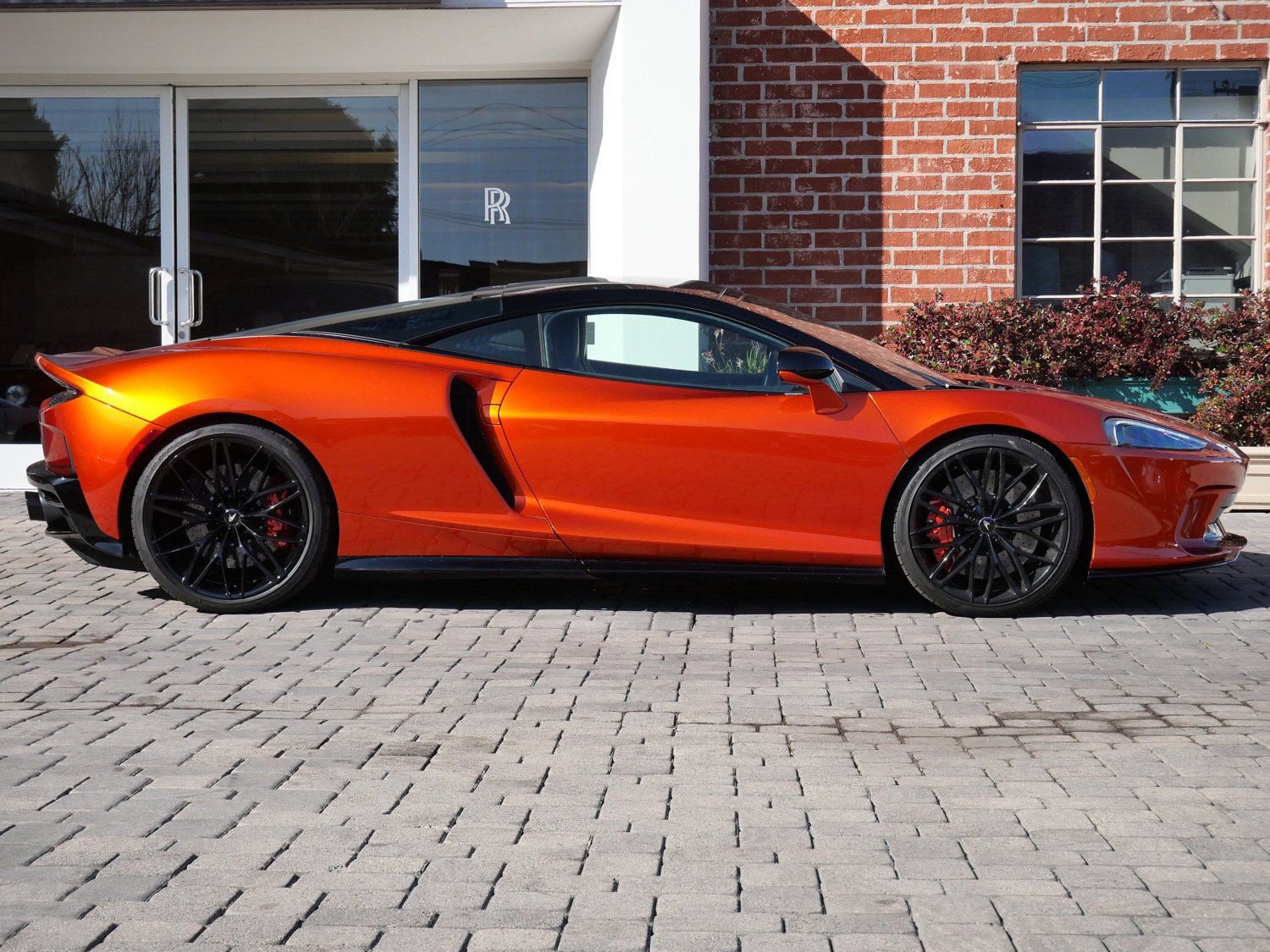 Used 2023 McLaren GT image 3