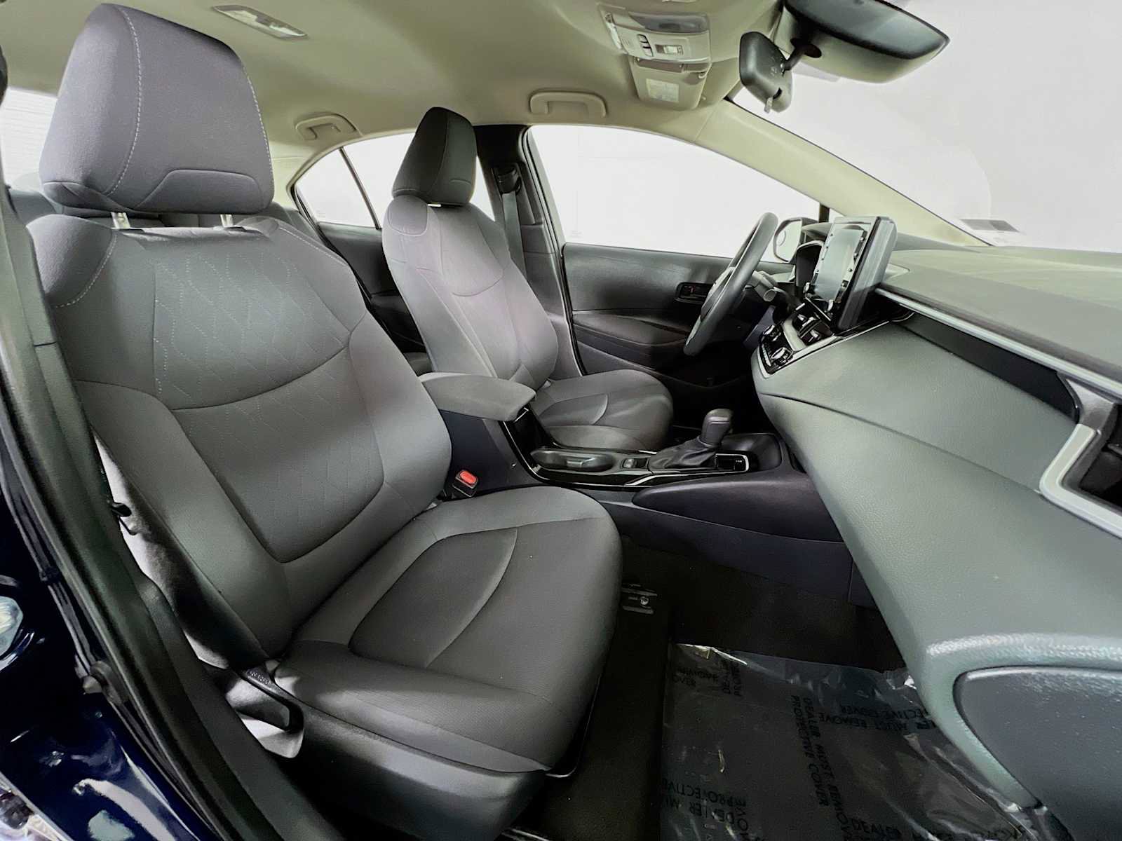 Used 2022 Toyota Corolla LE image 26