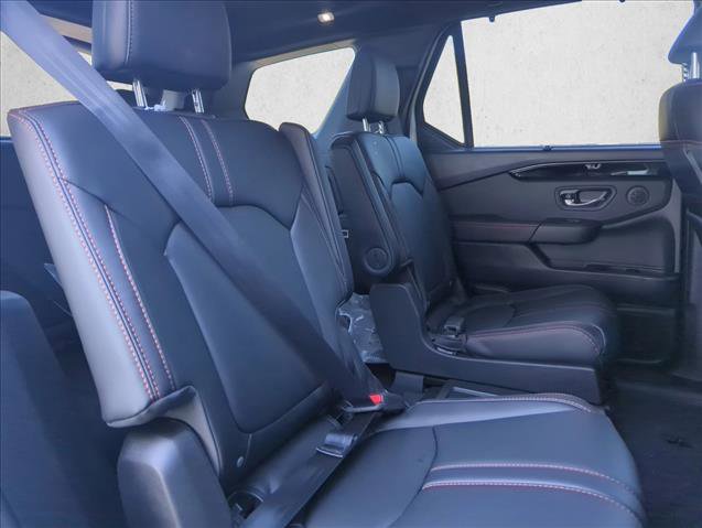 Used 2025 Honda Pilot TrailSport image 20