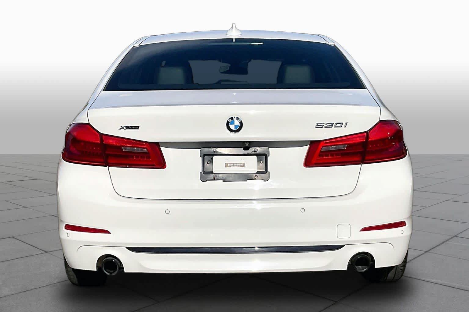 Used 2020 BMW 530i xDrive w/ Premium Package AWD/4WD image 4