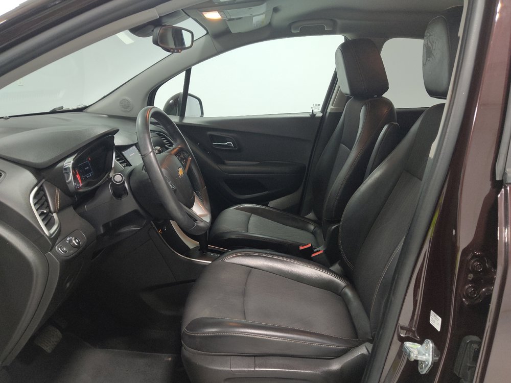 Used 2021 Chevrolet Trax LT w/ LT Convenience Package AWD/4WD image 17