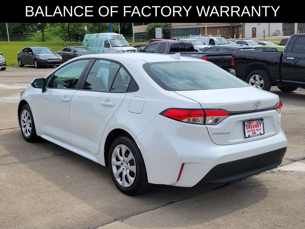 Used 2025 Toyota Corolla LE FWD image 3
