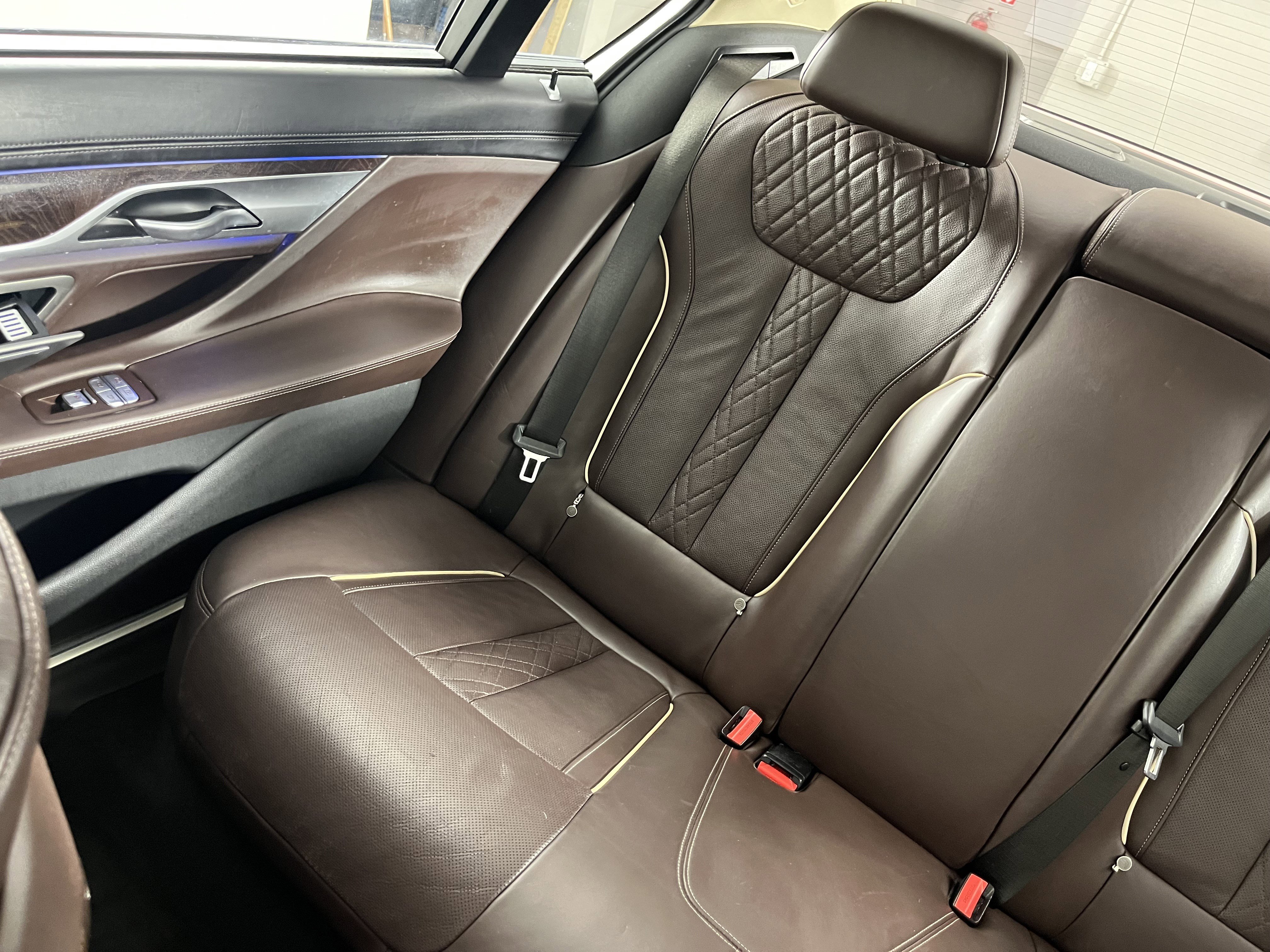 Used 2020 BMW 740i xDrive w/ Premium Package image 22