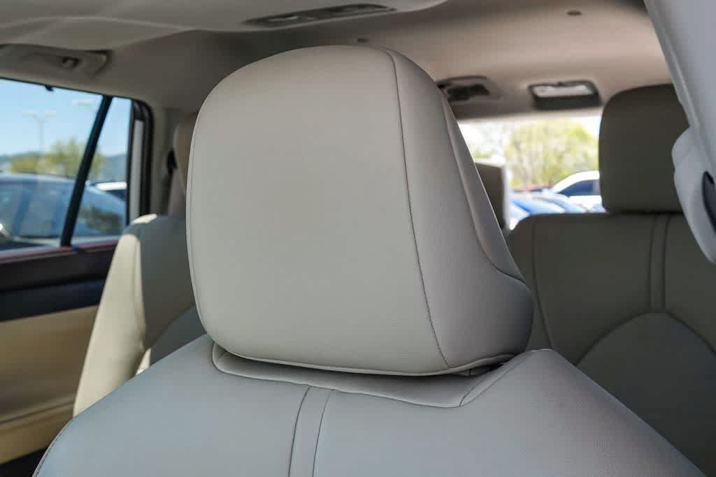 Used 2022 Toyota Highlander XLE FWD image 24