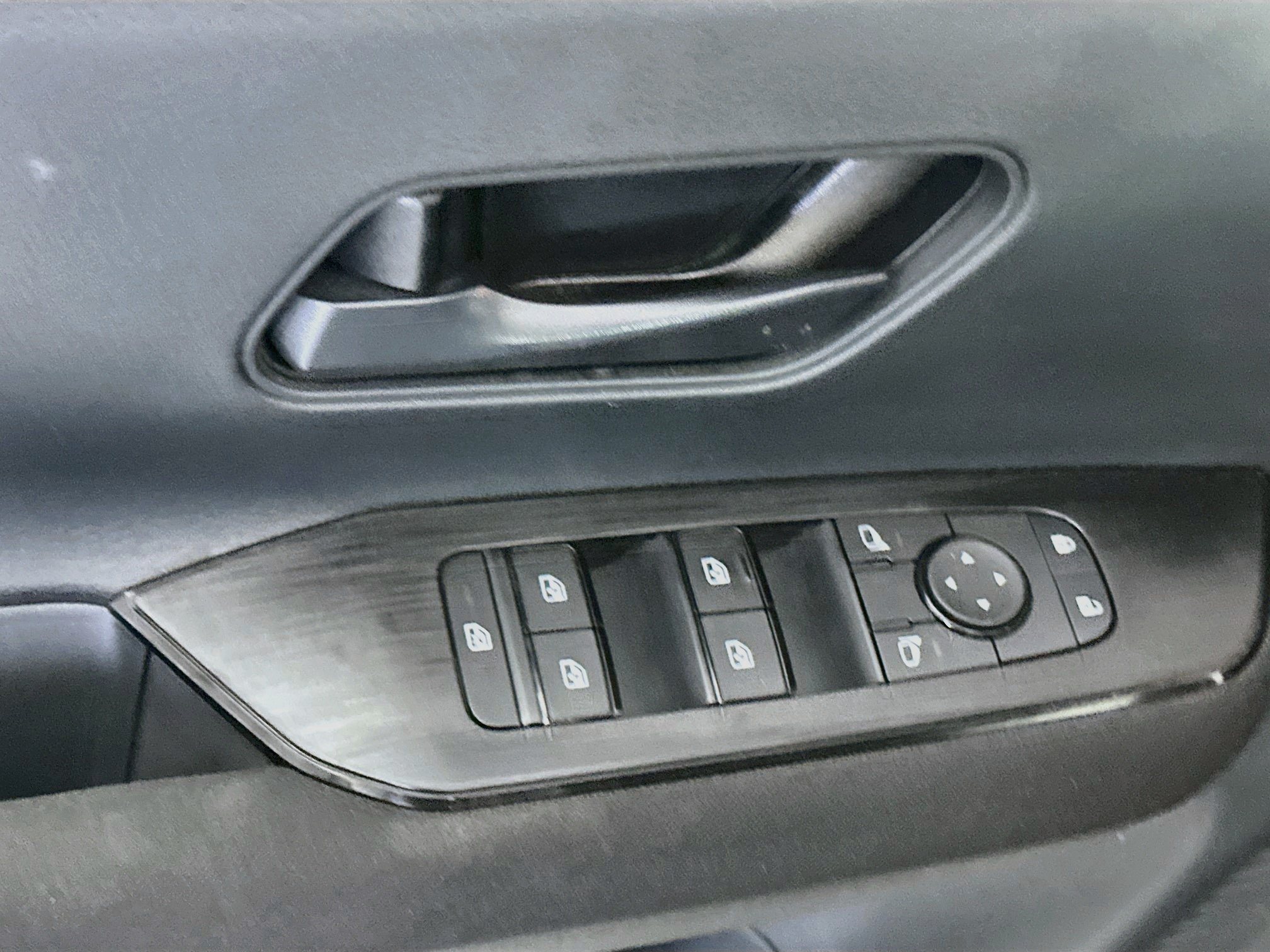 Used 2025 Nissan Kicks S AWD/4WD image 15