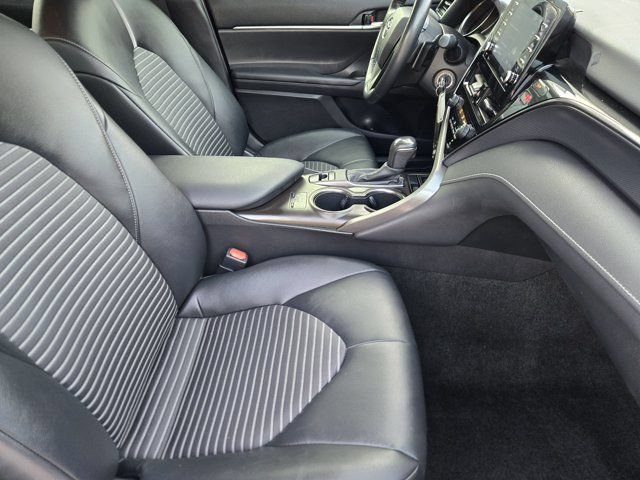 Used 2021 Toyota Camry SE w/ Cold Weather Package AWD/4WD image 13