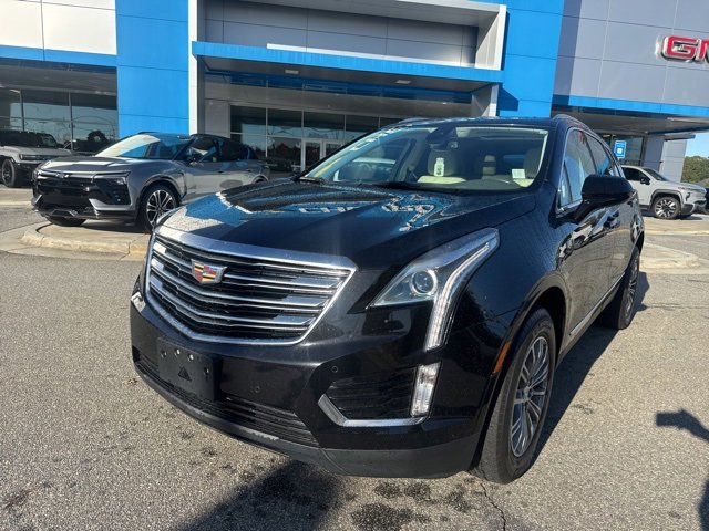 Used 2017 Cadillac XT5 Luxury w/ Driver Awareness Package image 6
