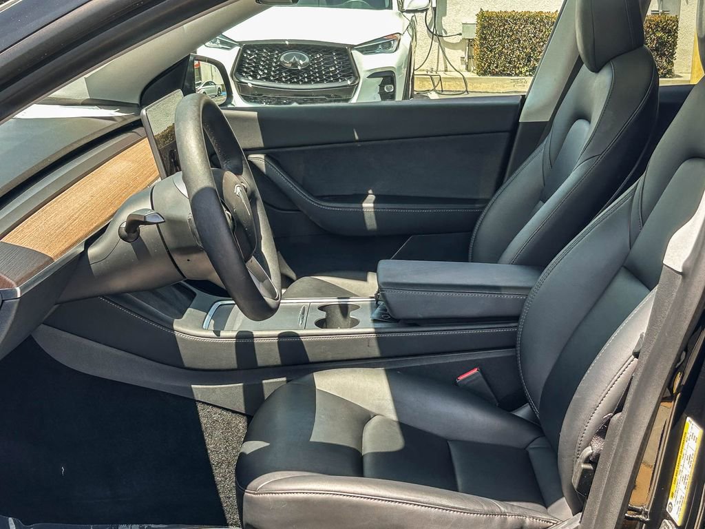 Used 2021 Tesla Model Y Long Range AWD/4WD image 16