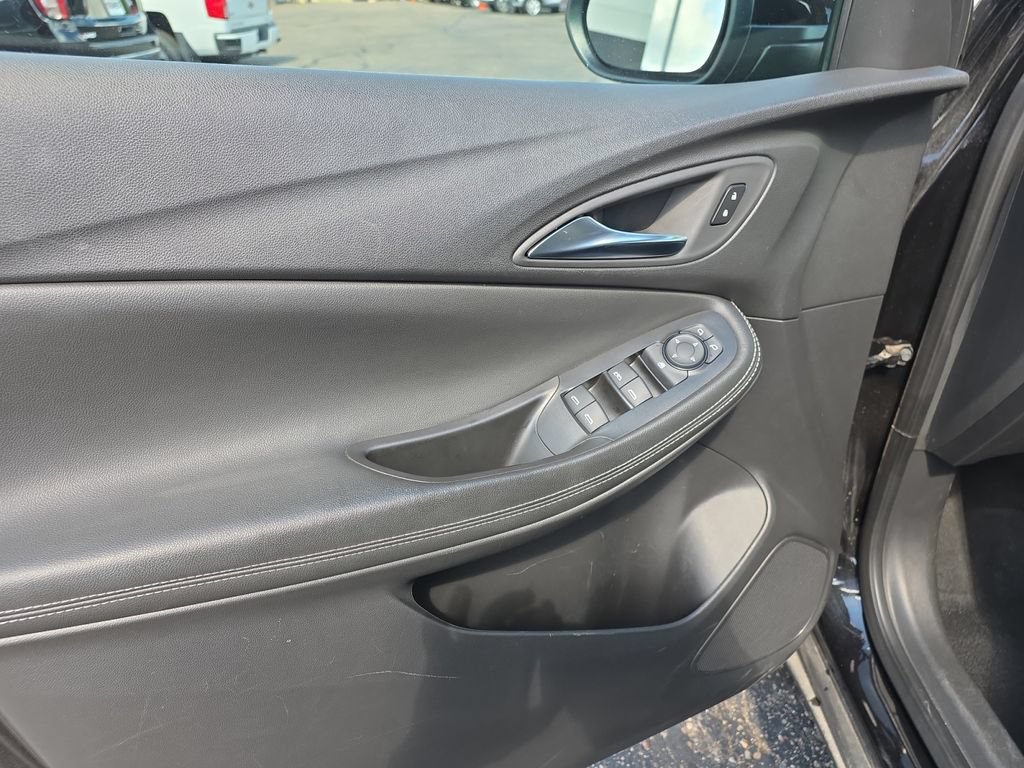 Used 2025 Buick Encore GX Preferred AWD/4WD image 16