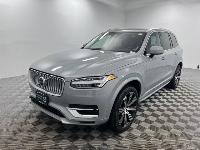 Used 2024 Volvo XC90 T8 Plus w/ Protection Package Premier AWD/4WD image 2