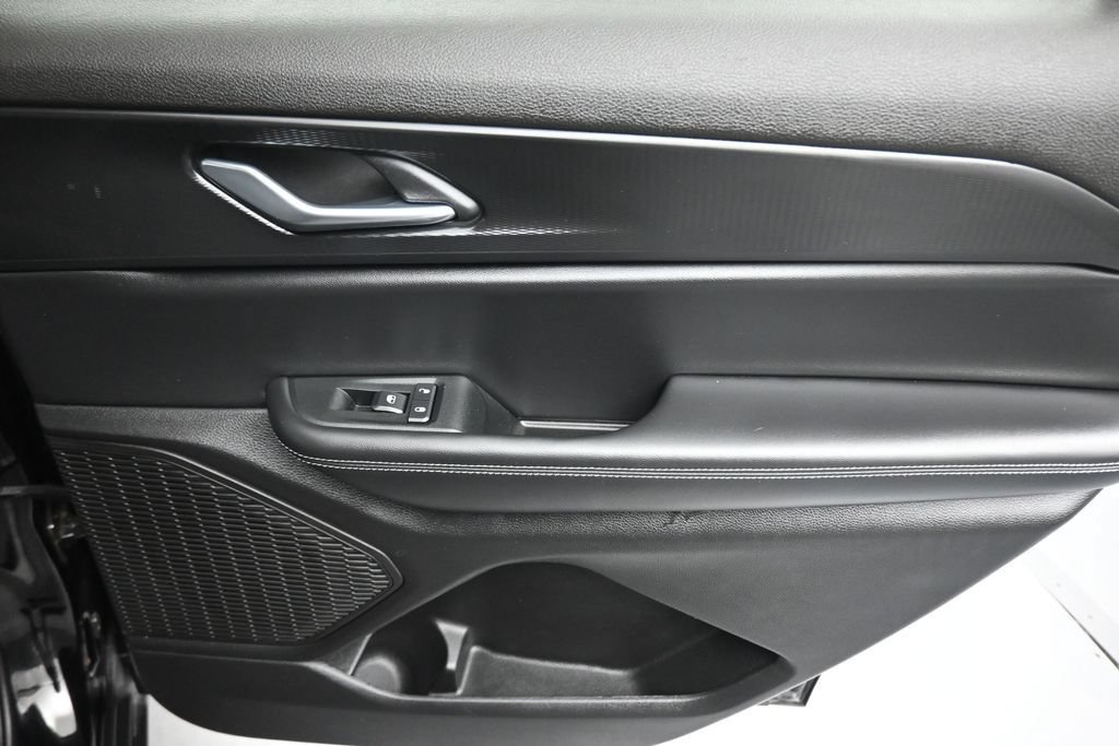 Used 2025 Jeep Grand Cherokee L Altitude AWD/4WD image 45
