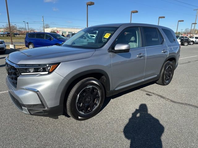 Certified 2025 Honda Pilot EX-L image 3