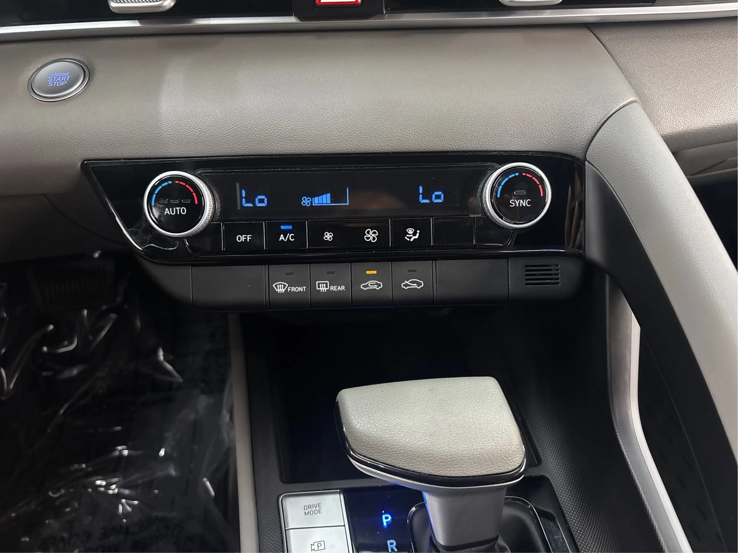 Used 2023 Hyundai Elantra SEL w/ Cargo Package FWD image 34