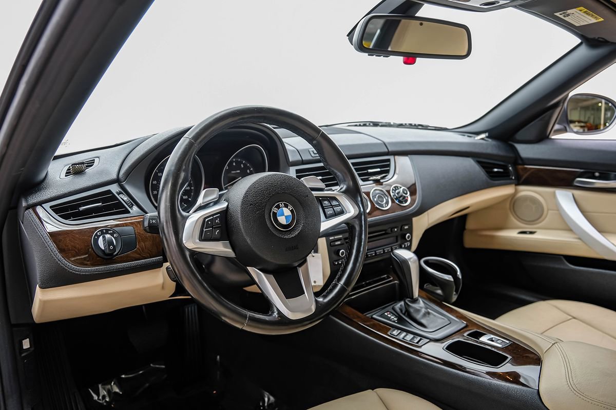 Used 2011 BMW Z4 sDrive30i w/ Premium Pkg RWD image 3