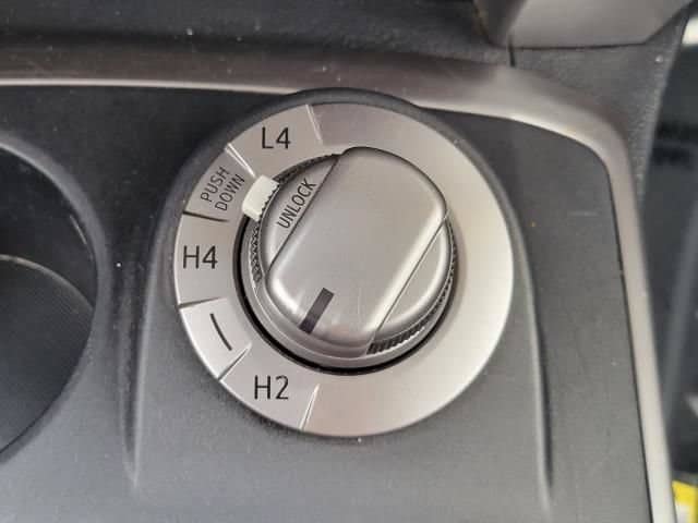 Used 2020 Toyota 4Runner SR5 AWD/4WD image 24