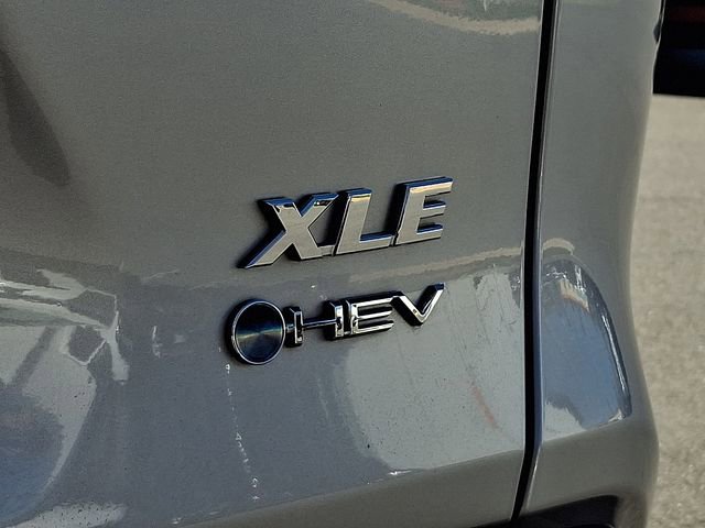 Used 2025 Toyota RAV4 XLE image 32