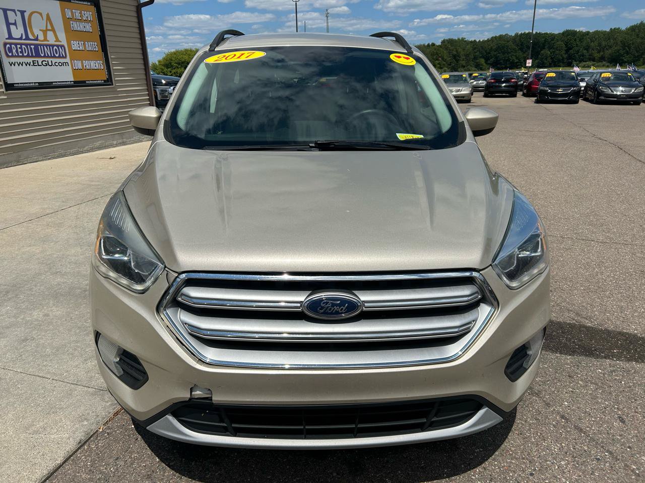 Used 2017 Ford Escape SE w/ Equipment Group 201A FWD image 2