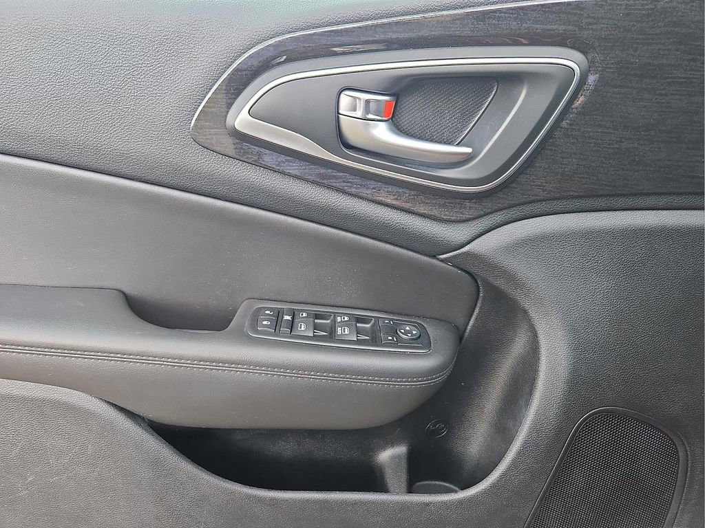 Used 2015 Chrysler 200 C w/ Navigation & Sound Group I image 13