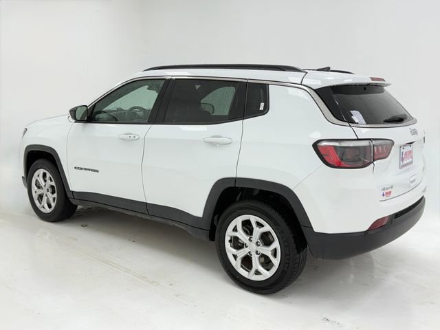 Used 2024 Jeep Compass Latitude image 37
