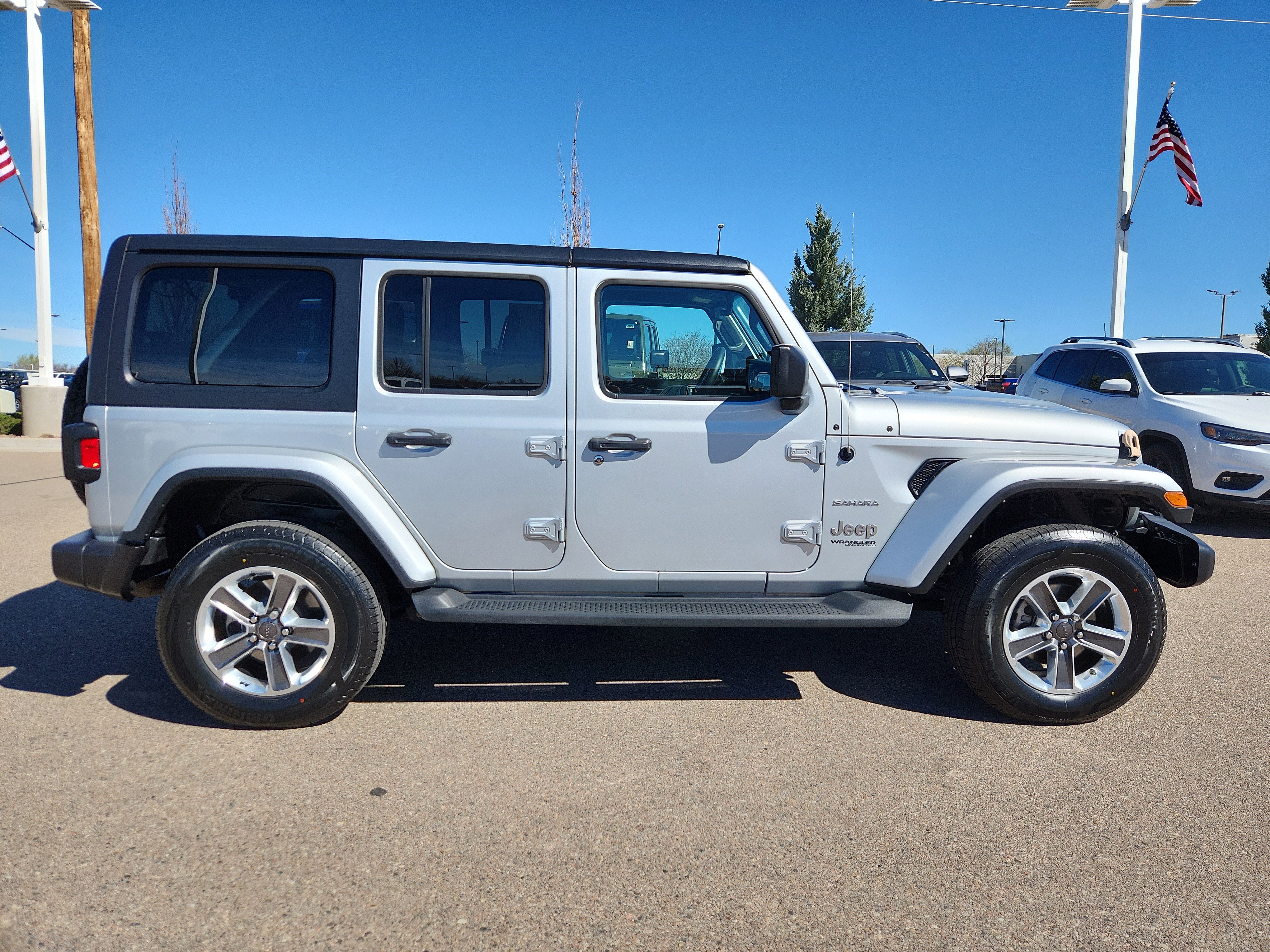 Used 2022 Jeep Wrangler Unlimited Sahara w/ Cold Weather Group image 2