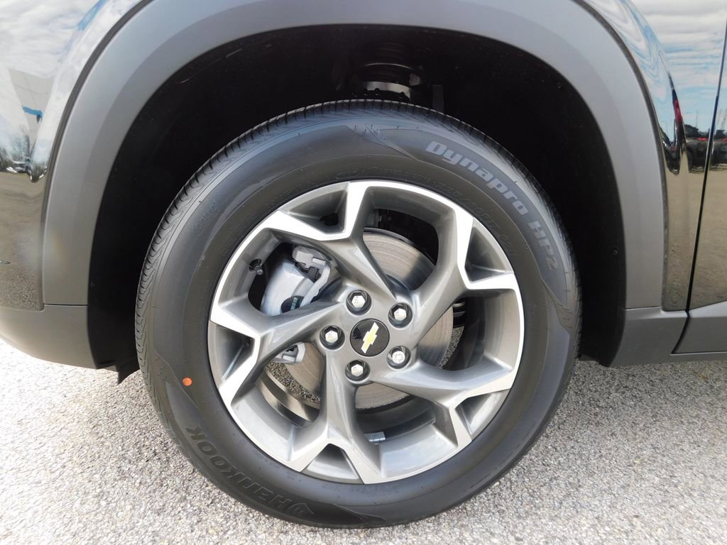 New 2026 Chevrolet Trax LT w/ Driver Confidence Package FWD image 10