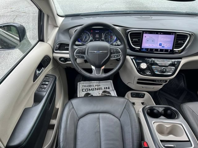 Used 2021 Chrysler Pacifica Touring-L FWD image 29