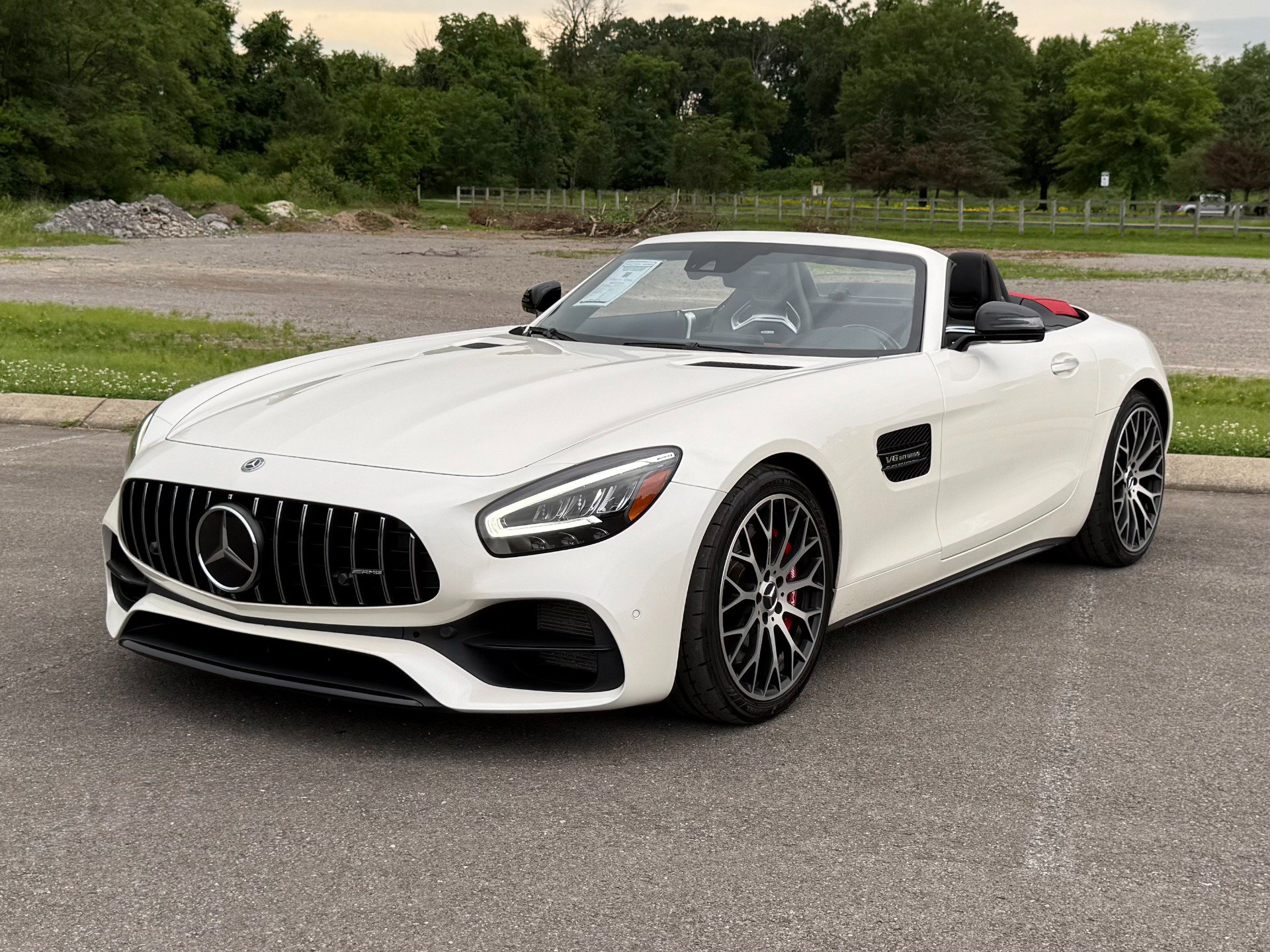 Used 2020 Mercedes-Benz AMG GT Roadster image 2