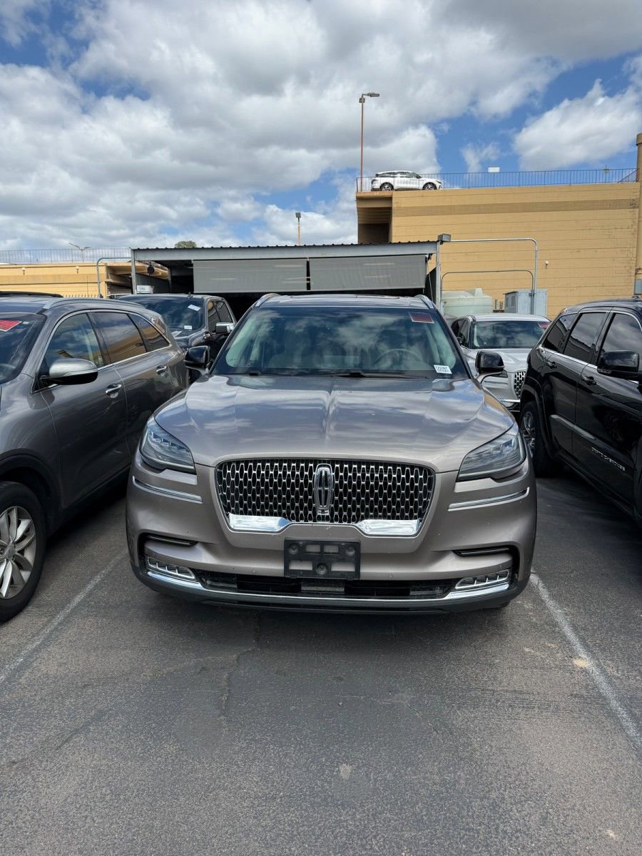 Used 2020 Lincoln Aviator Reserve w/ Equipment Group 201A AWD/4WD image 2