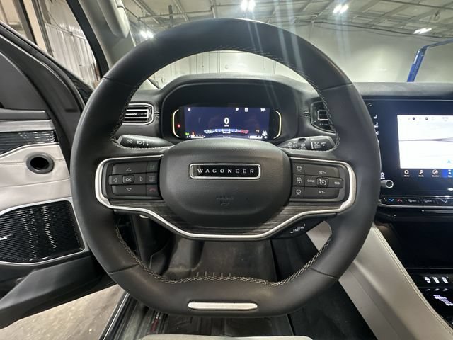 Used 2023 Jeep Wagoneer Series III w/ Premium Group I AWD/4WD image 15