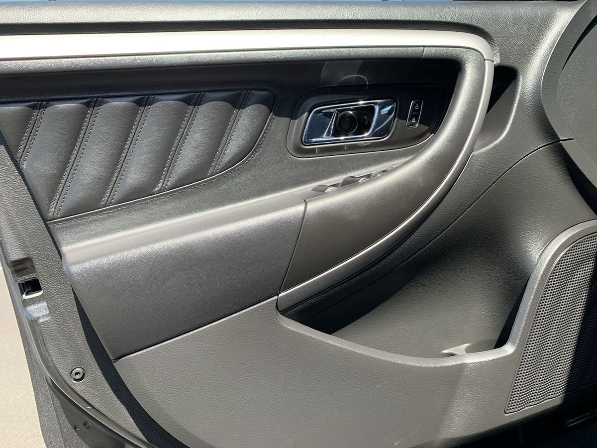 Used 2018 Ford Taurus SEL FWD image 14
