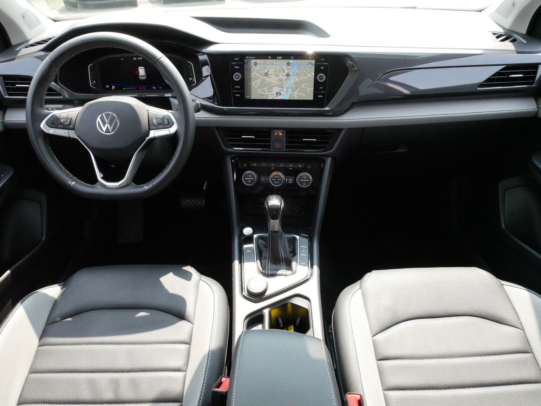 Certified 2023 Volkswagen Taos SEL AWD/4WD image 10