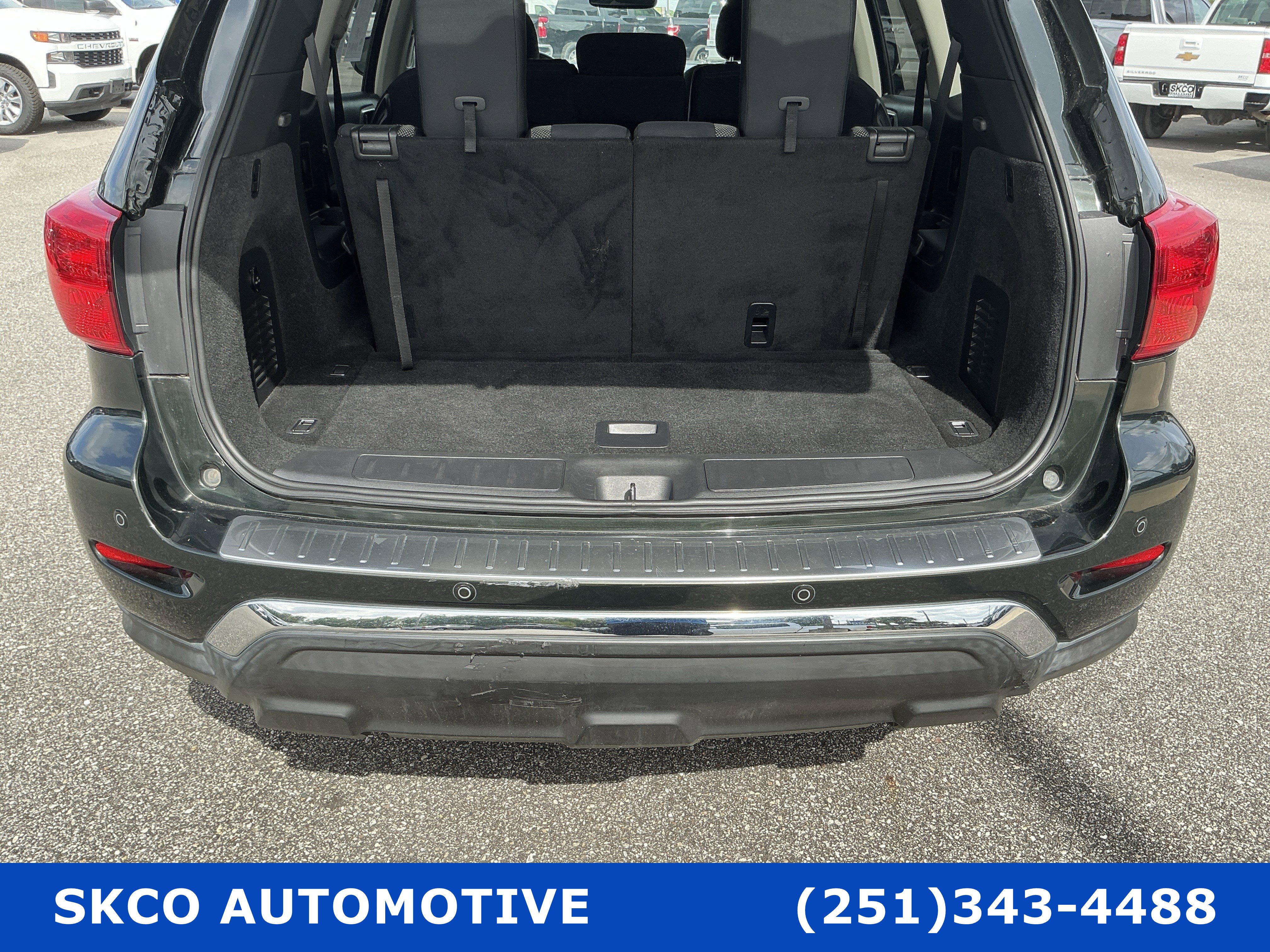 Used 2019 Nissan Pathfinder SV image 16