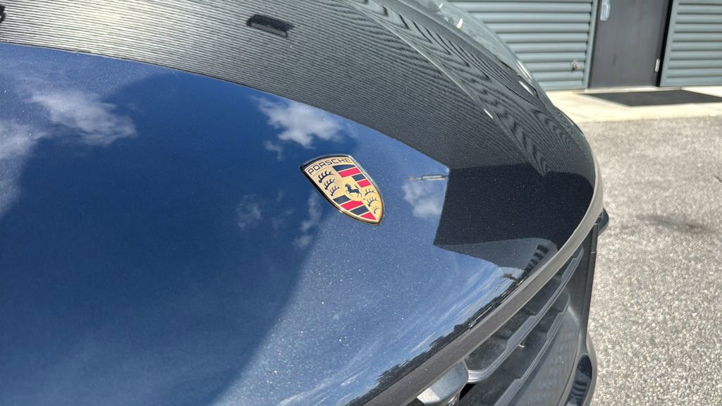 Certified 2025 Porsche Macan image 23