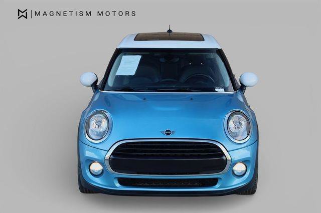 Used 2019 MINI Cooper 4-Door Hardtop FWD image 5