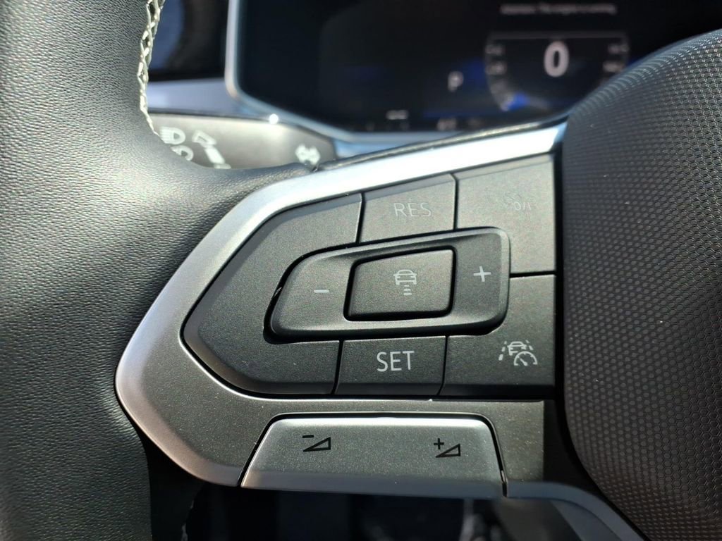 New 2026 Volkswagen Taos SE AWD/4WD image 16