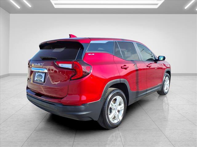 Used 2023 GMC Terrain SLE w/ LPO, Floor Liner Package FWD image 10