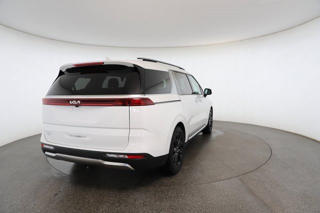 Used 2024 Kia Carnival SX image 16
