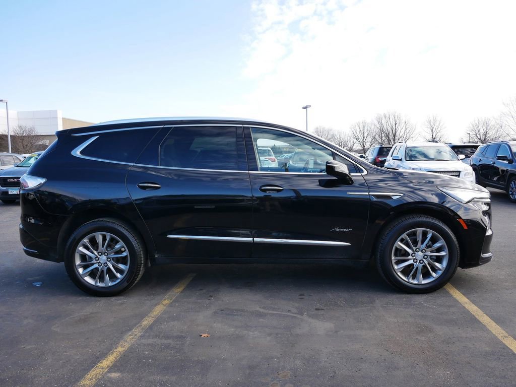 Used 2022 Buick Enclave Avenir w/ Avenir Technology Package AWD/4WD image 11